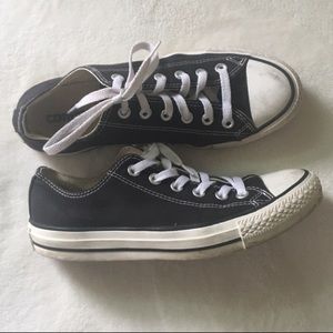 Converse Black/White low top sneakers size 8